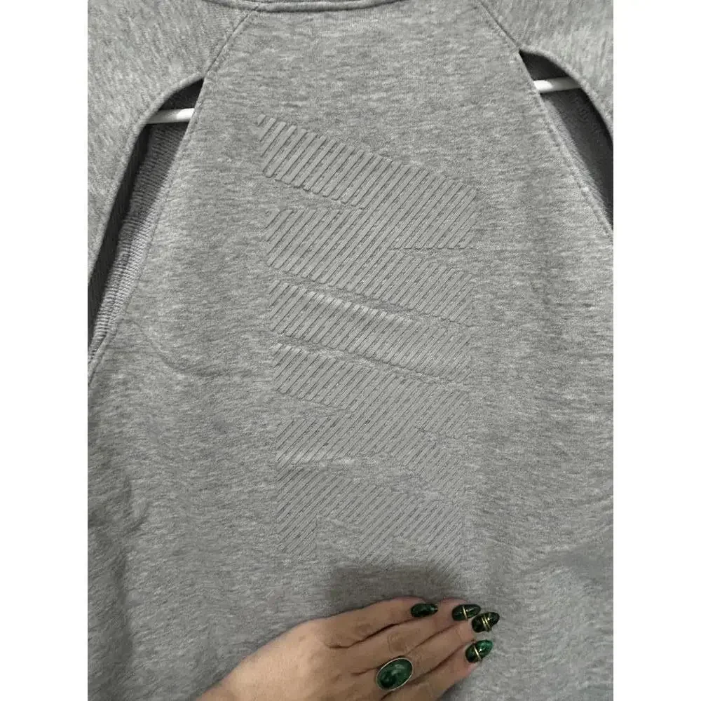 Nike Dri-FIT Grey Sweatshirt‎ Size Small